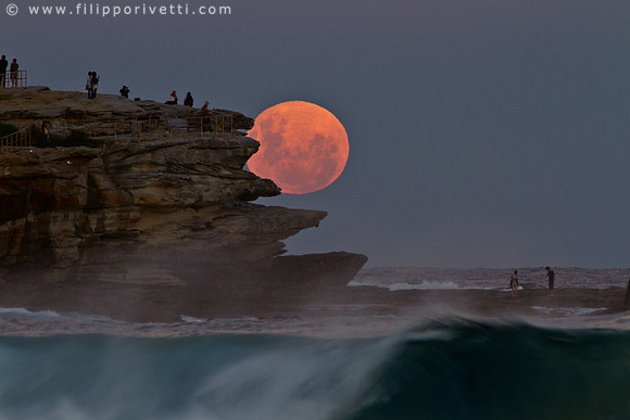 Moon Wave
